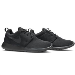 Nike All Black Roshe Ones